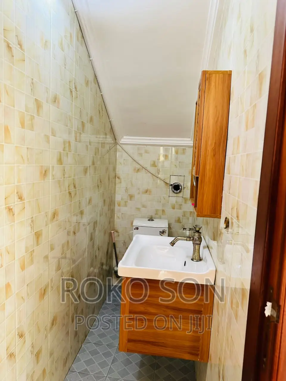 5bdrm Duplex in Dr Roko, East Legon for rent