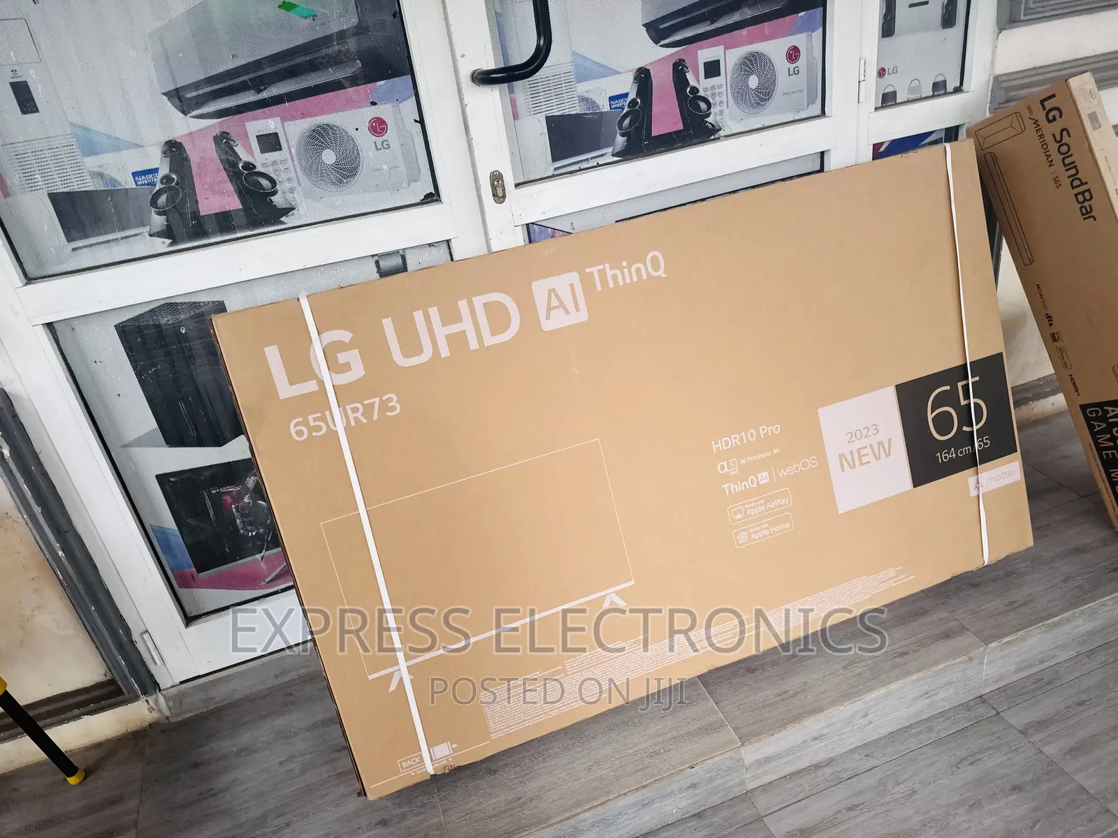 Stunning Display UHD Smart Lg 65”UR730