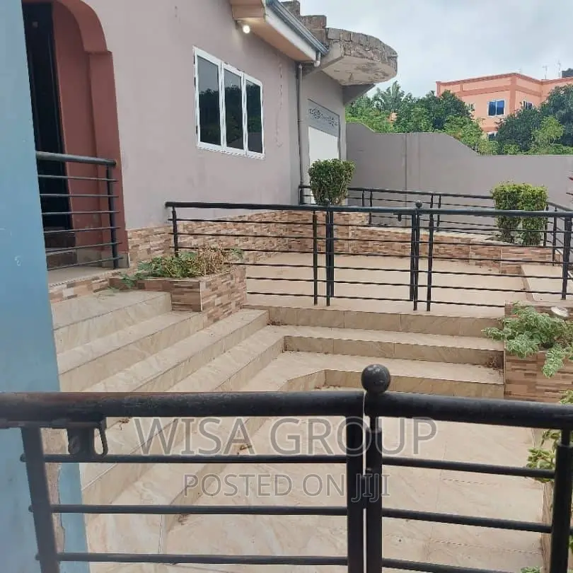 6bdrm Duplex in Wisa Groups, Accra Metropolitan for sale