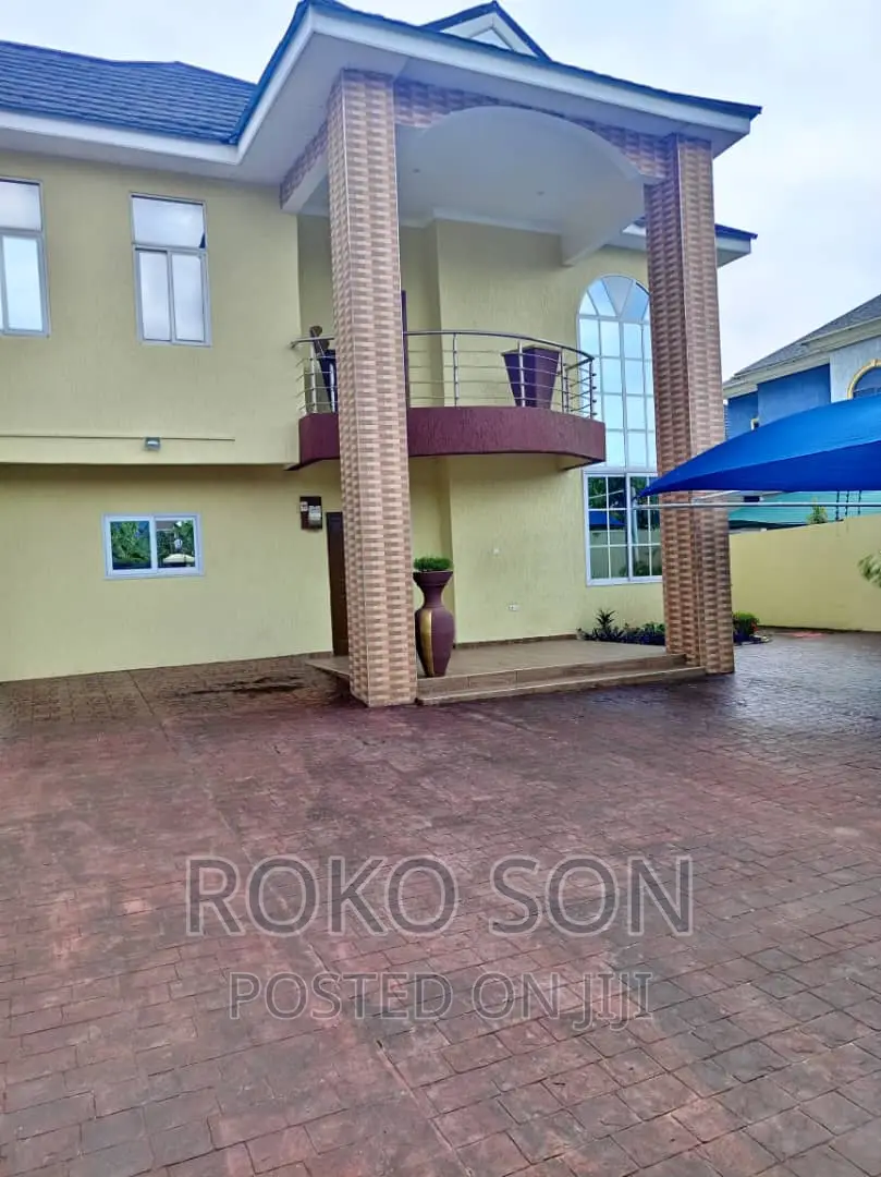 4bdrm Duplex in Dr Roko, West Legon for rent