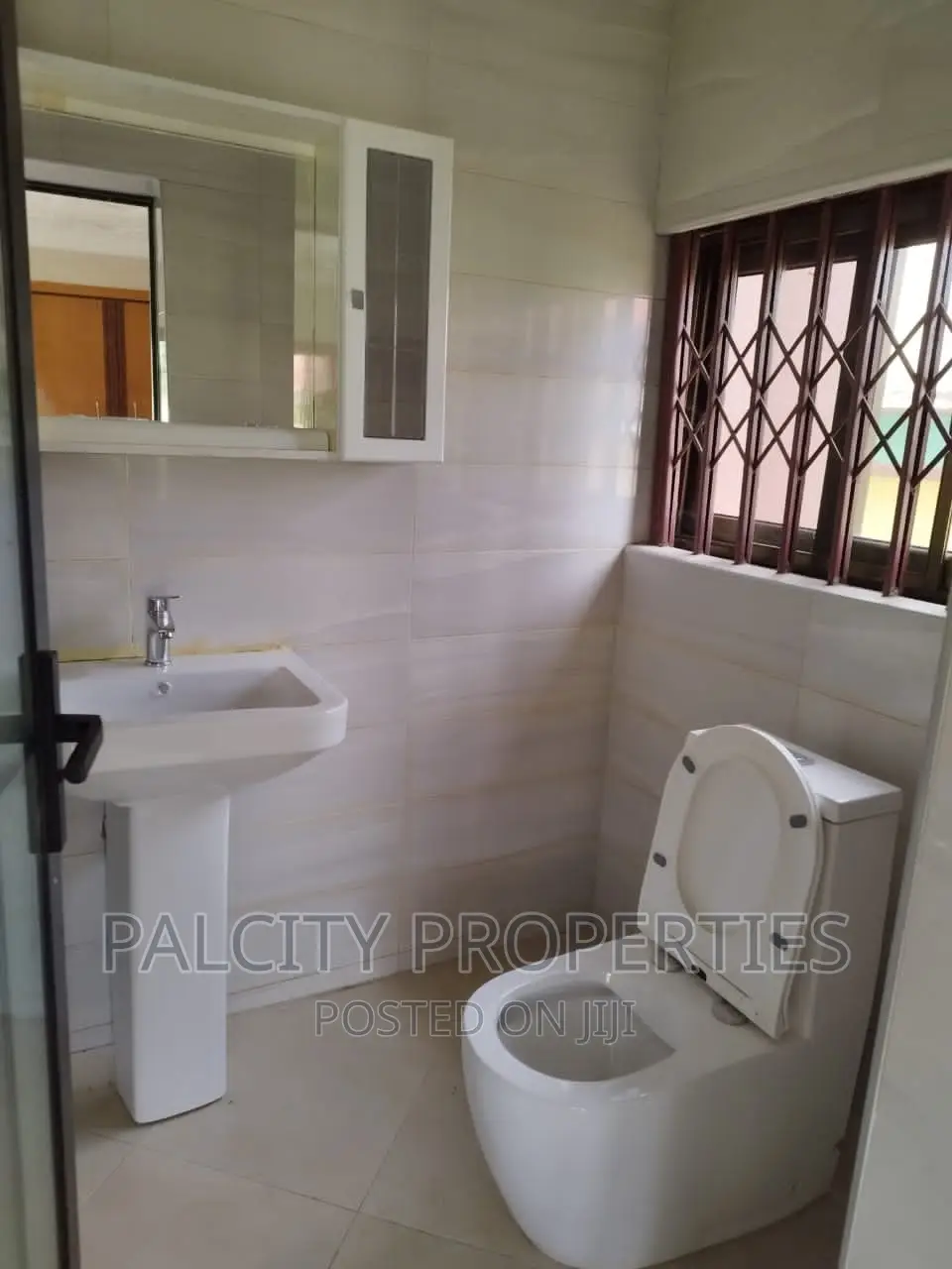 5bdrm House in Paraku Estate, Kumasi Metropolitan for rent