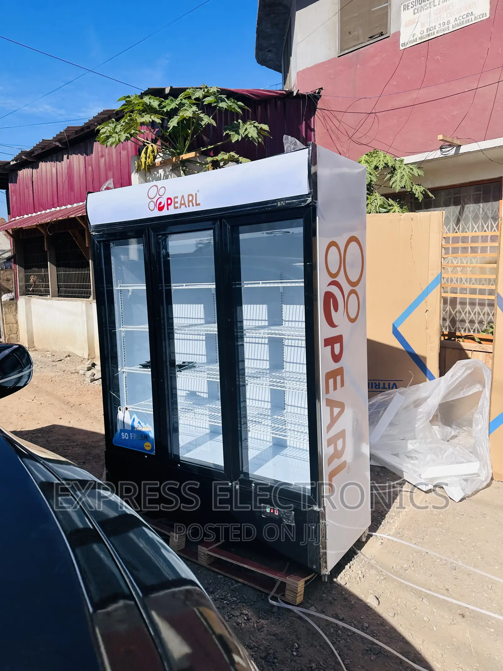 Frosty  Finds Display Fridge Pearl PVC-150 950L