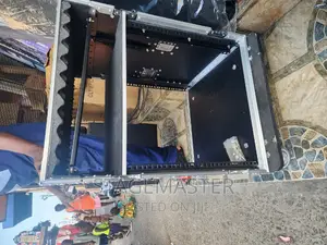 Rack 14u With Top Stand