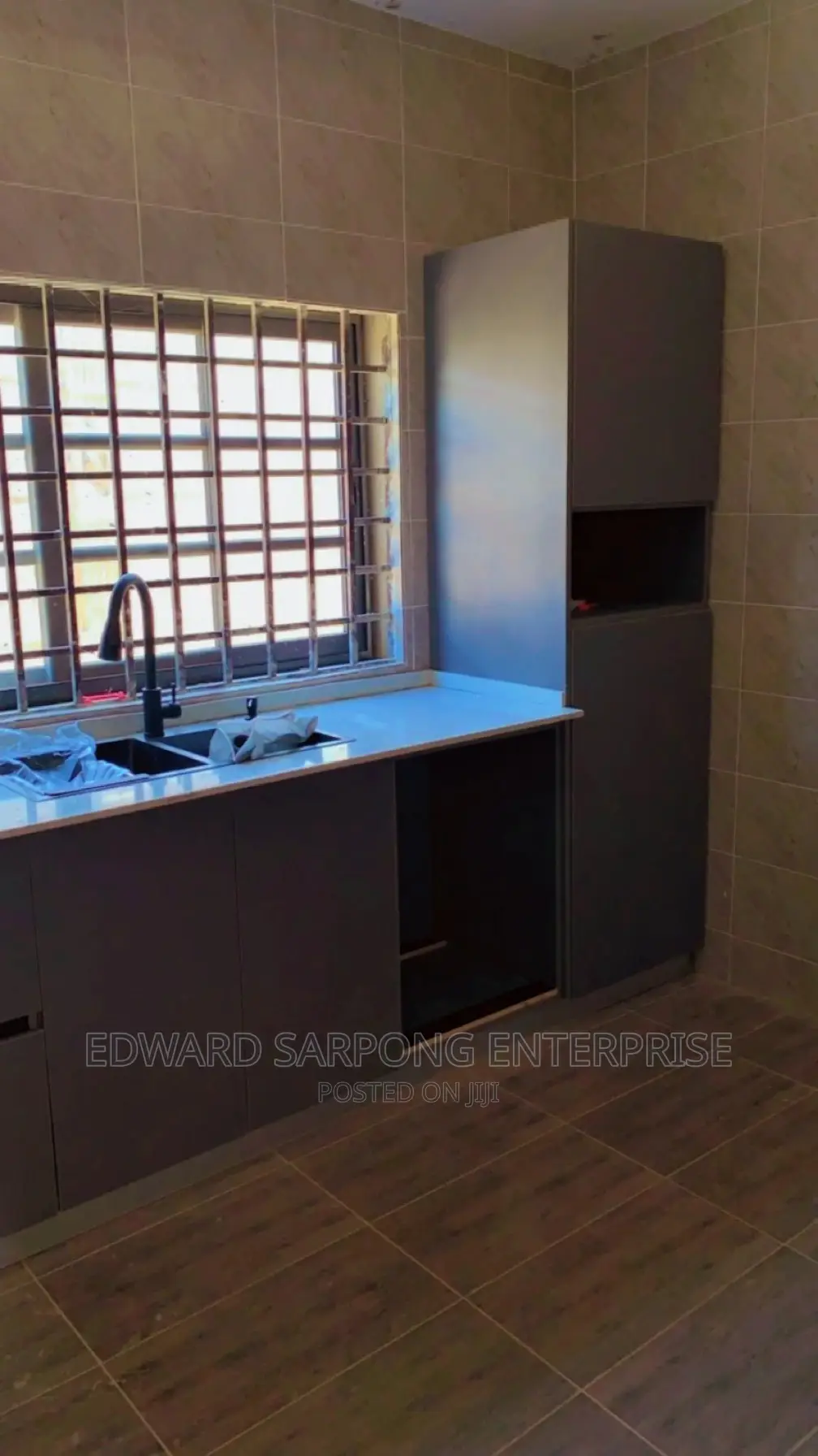 Modern Kitchen Cabinets and Countertops