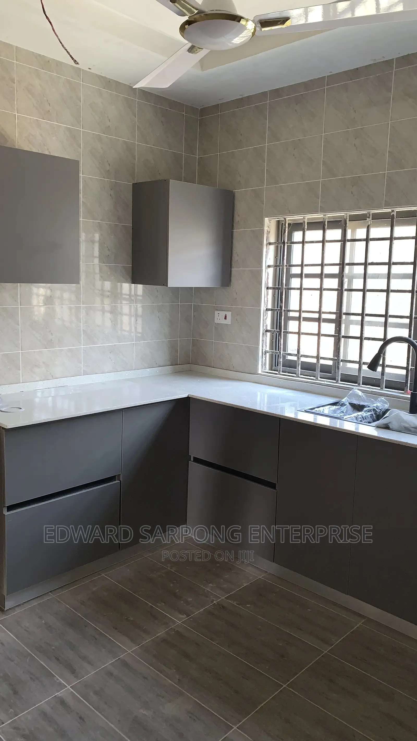Modern Kitchen Cabinets and Countertops