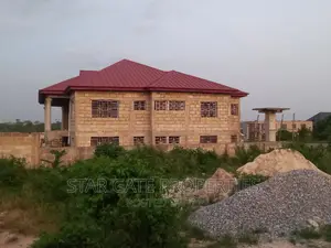 10bdrm House in Star Gate Properties, Kumasi Metropolitan for sale