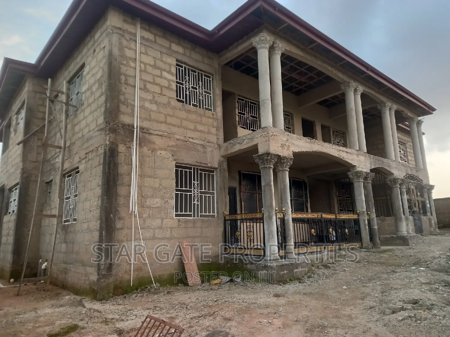 10bdrm House in Star Gate Properties, Kumasi Metropolitan for sale