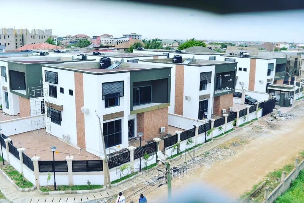 4bdrm Duplex in Dr Roko, Labone for sale
