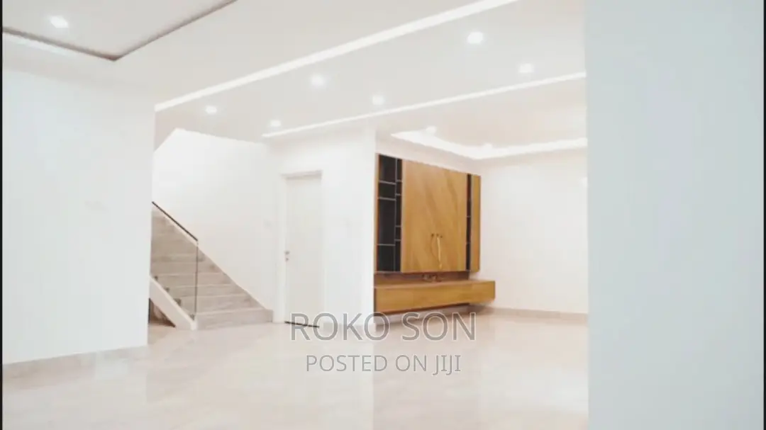 4bdrm Duplex in Dr Roko, Labone for sale