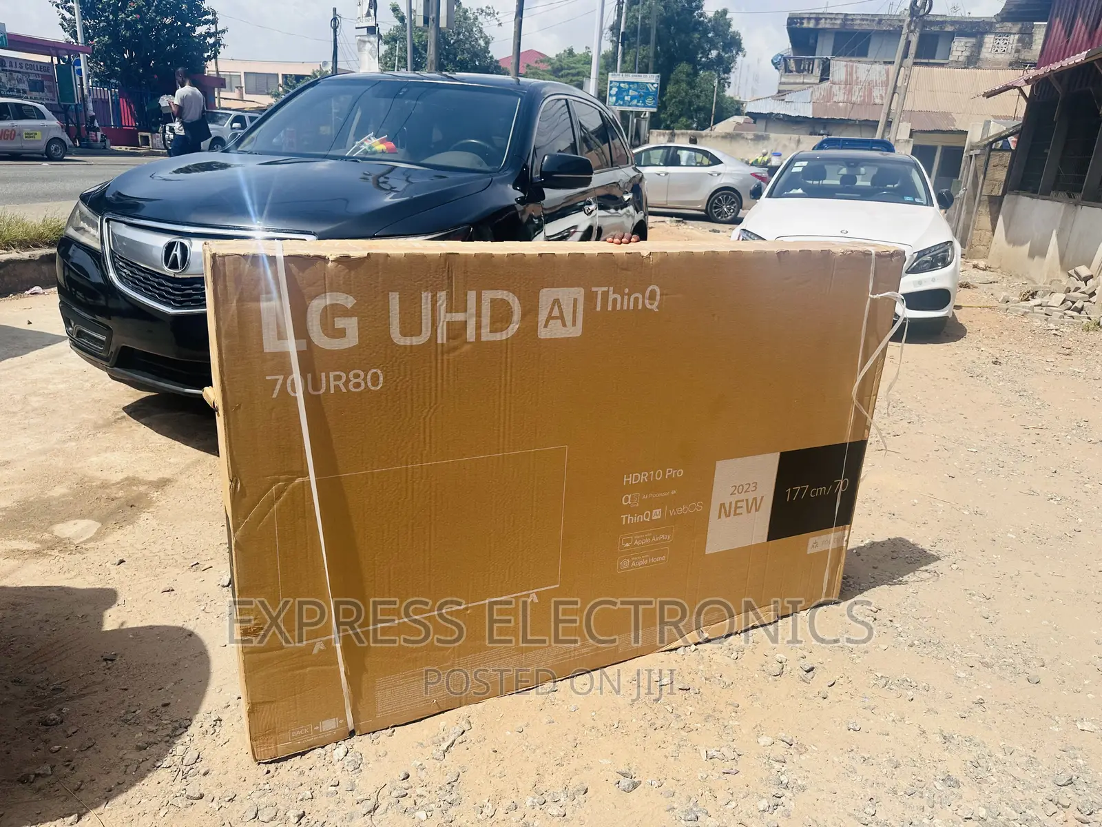Flawless Slim UHD Smart LG Screen  70”UR730