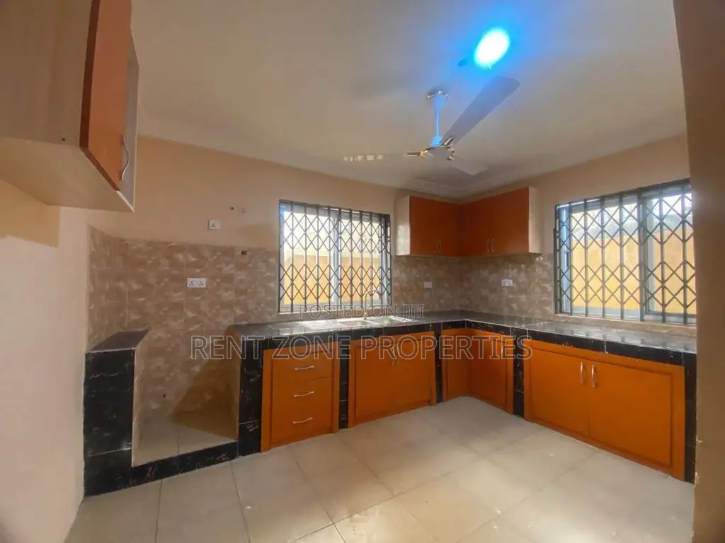 3bdrm Apartment in Ofankor for rent