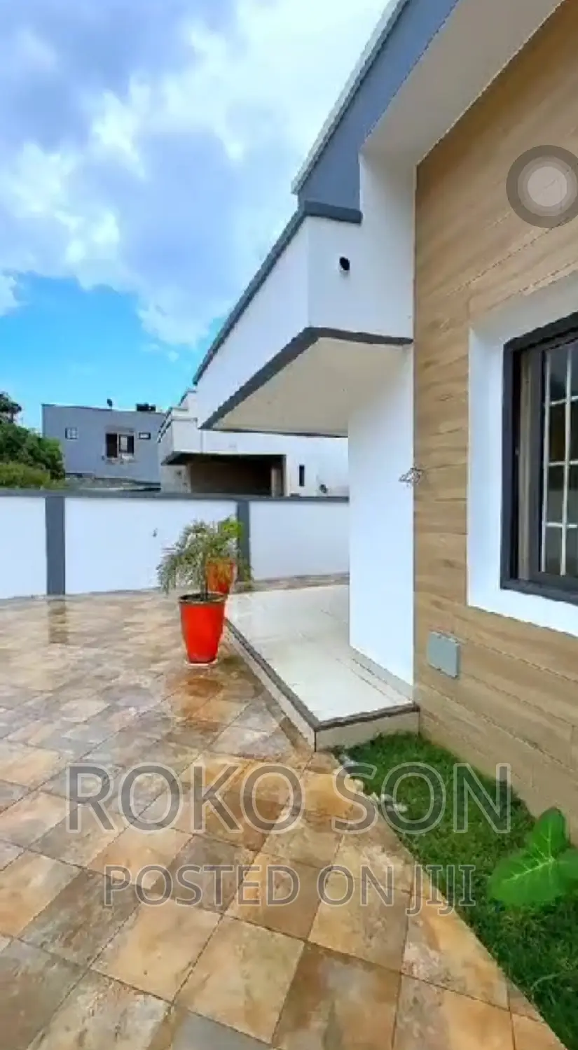 4bdrm House in Dr Roko, Dome for sale