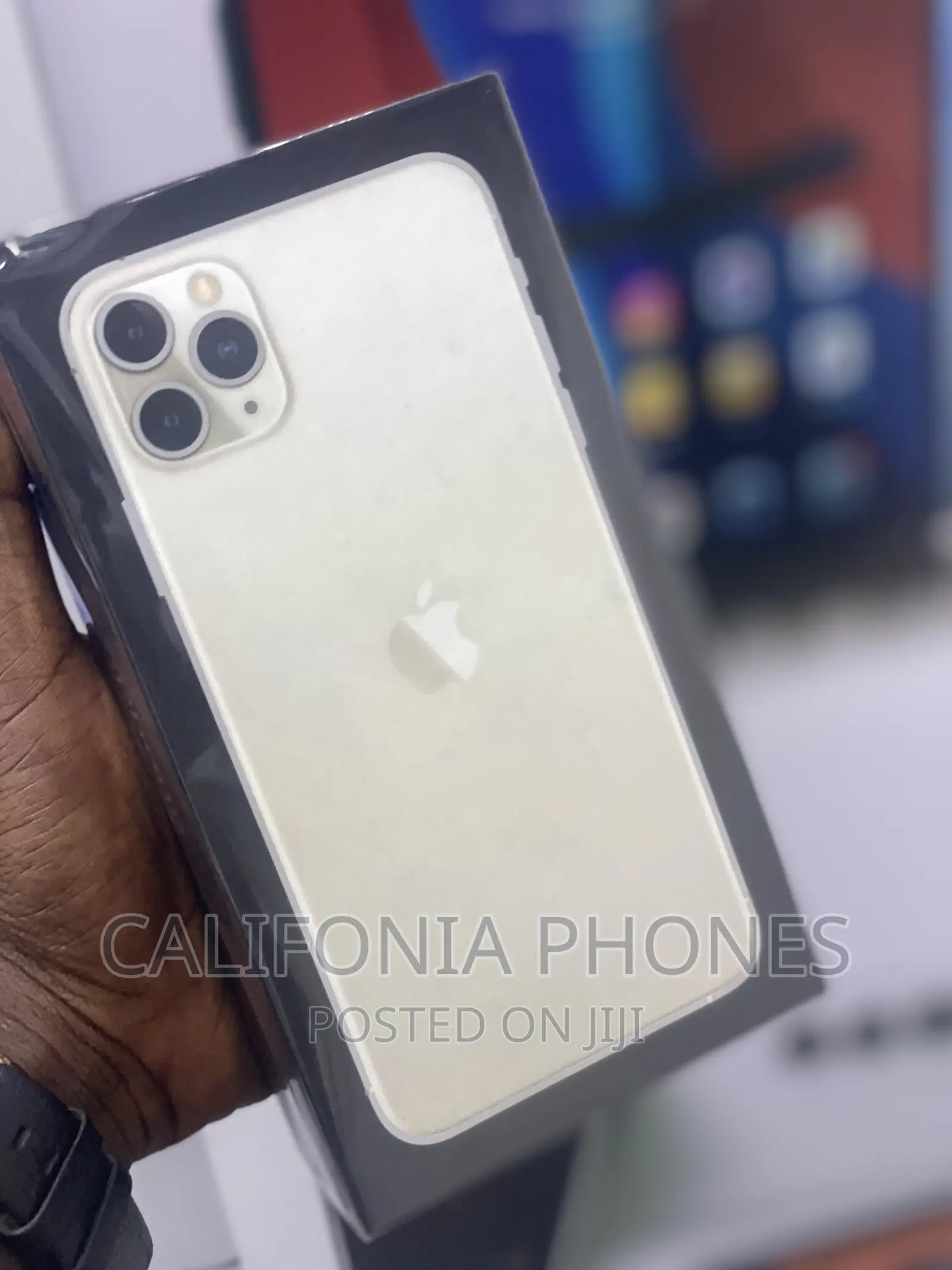 New Apple iPhone 11 Pro Max 256 GB Gold