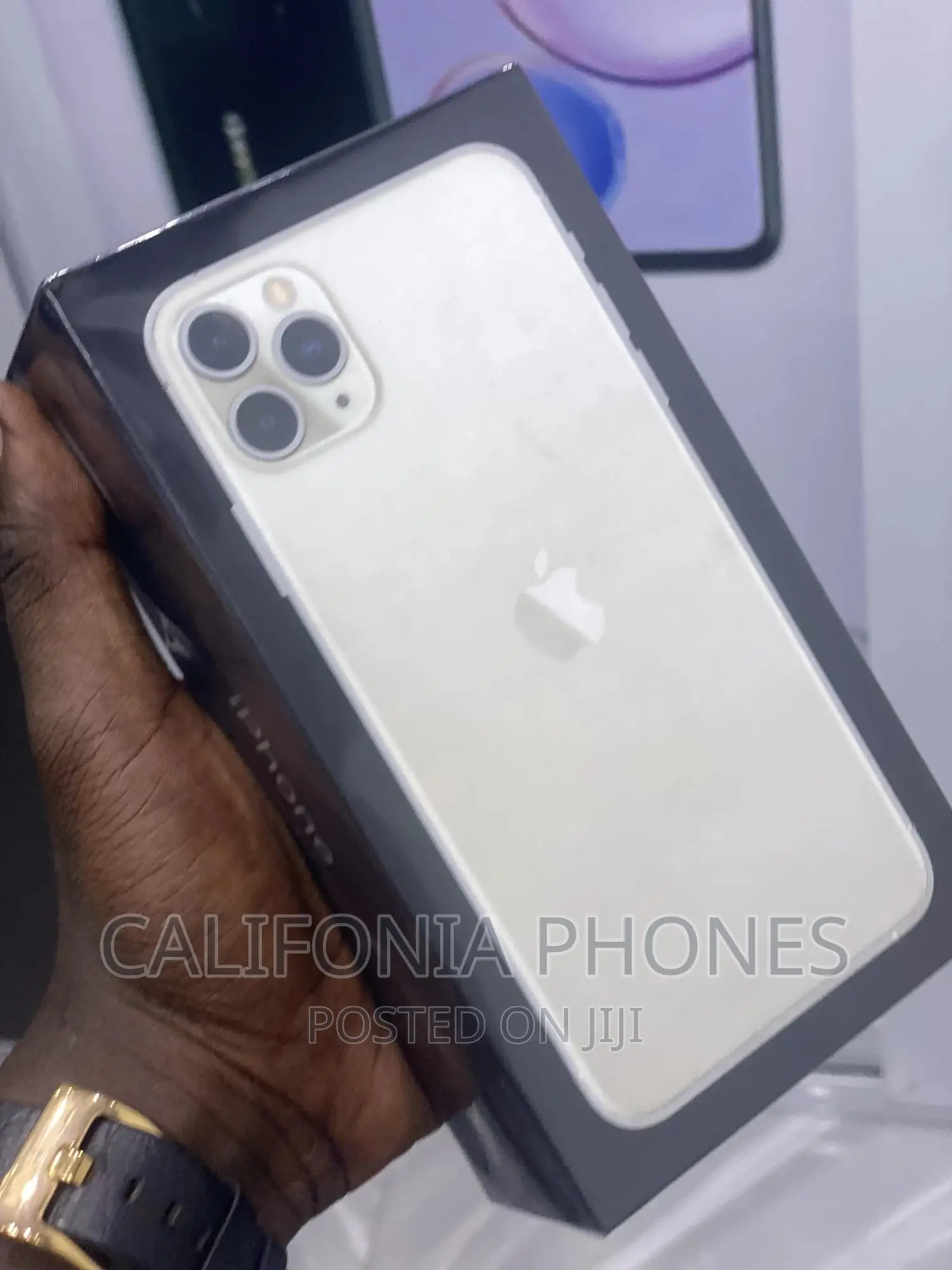 New Apple iPhone 11 Pro Max 256 GB Gold