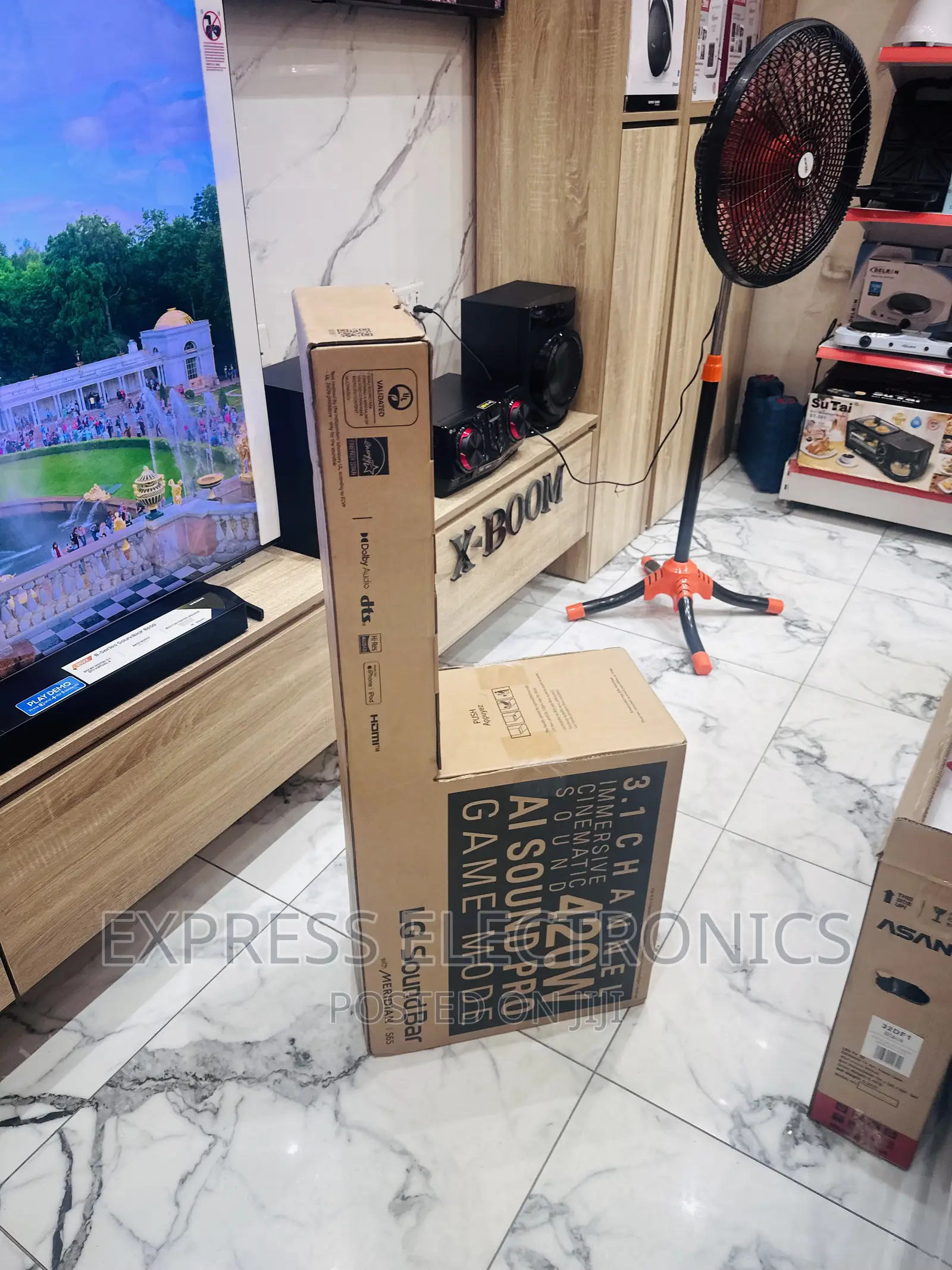 Beautiful  and Black Design Sound System LG S65Q