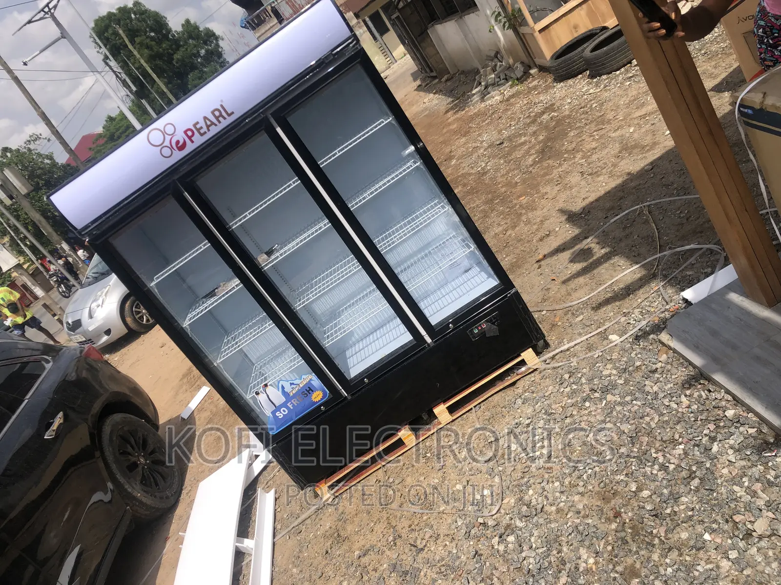 Elegant Design Pearl 950 Liters 3 Doors Display Fridge