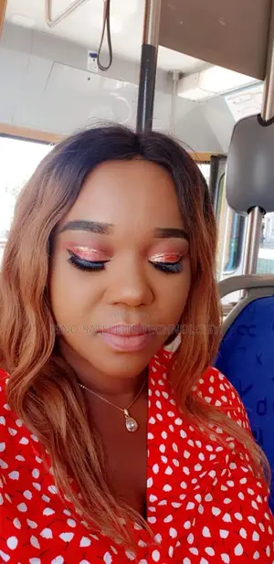 Call for Ur Door to Door Makeup