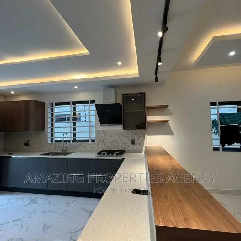 4bdrm House in Spintex for sale