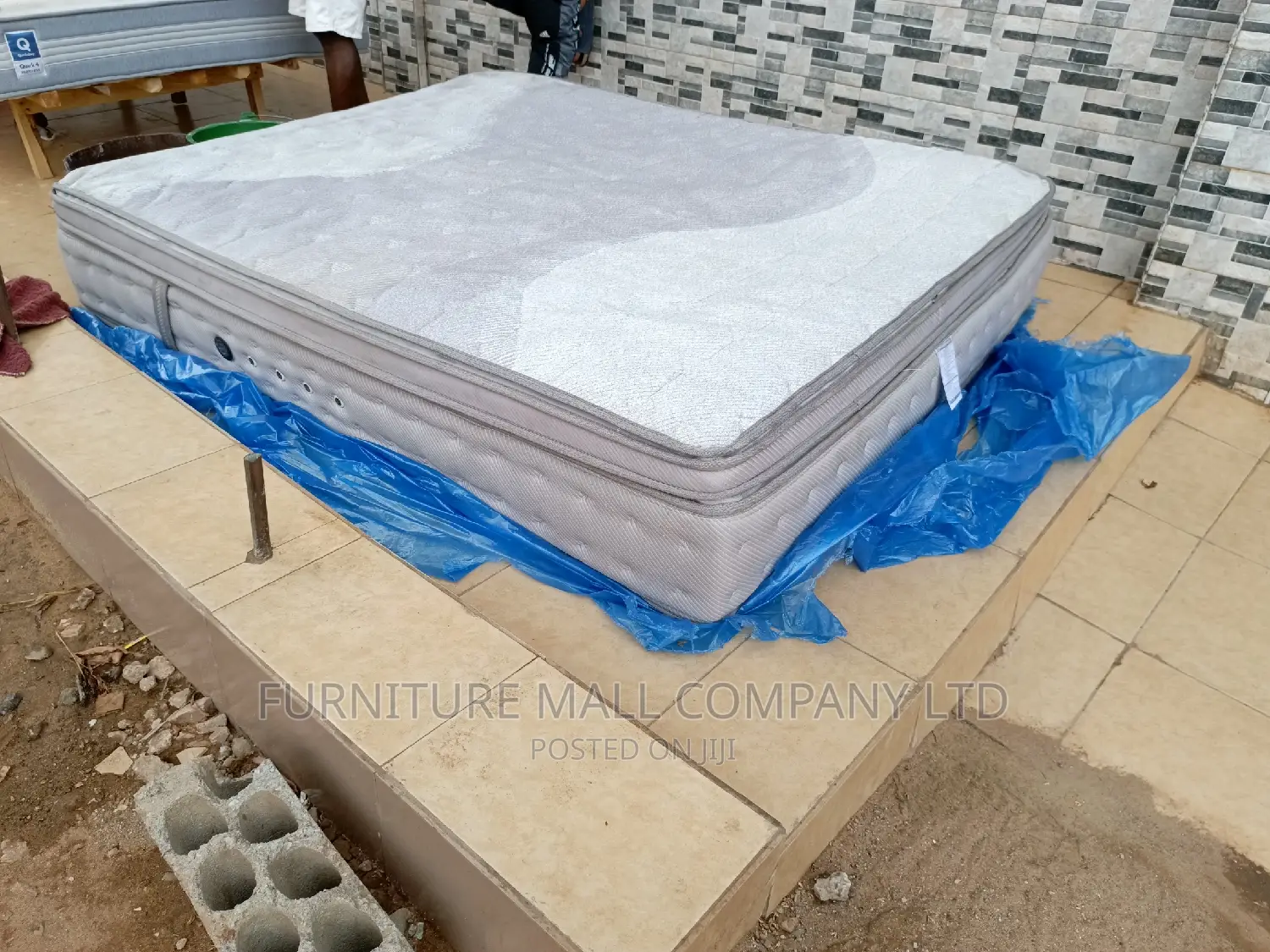 Lovely 60x80 Queen Mattress. FURNITURE MALL COMPANY