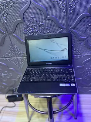 New Laptop Samsung NP900X4D 2GB Intel Atom HDD+SSD 160GB