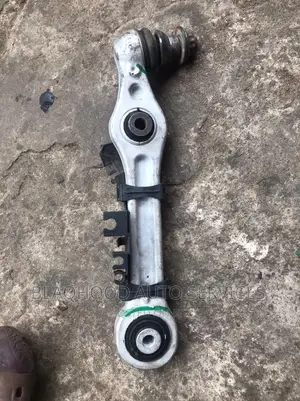 Benz C300/C400 Home Used LOWER/UPPER ARM Set Available