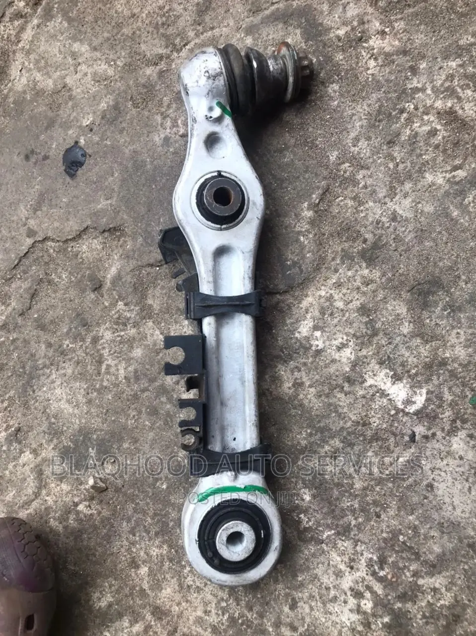 Benz C300/C400 Home Used LOWER/UPPER ARM Set Available