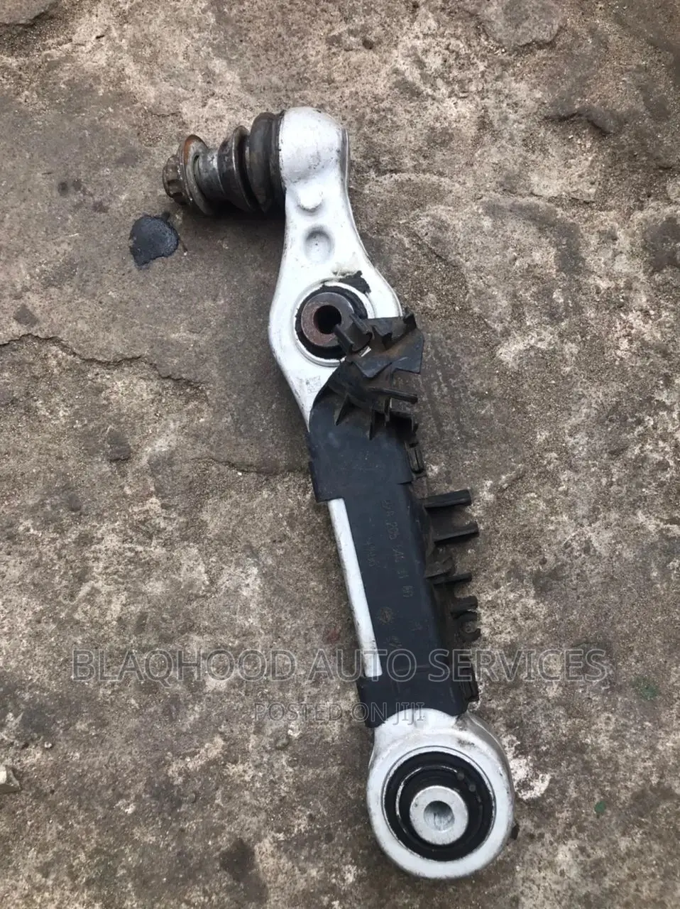 Benz C300/C400 Home Used LOWER/UPPER ARM Set Available