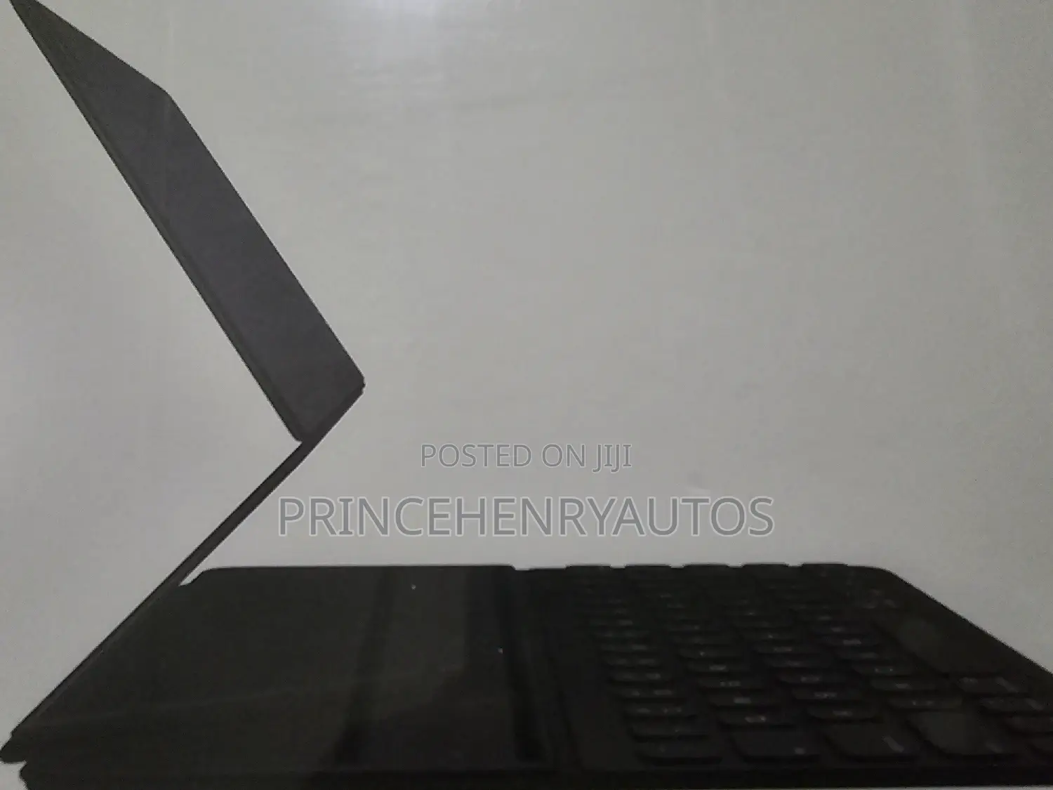 Apple Smart Keyboard Folio for iPad Pro 12.9 3rd-6th Gen