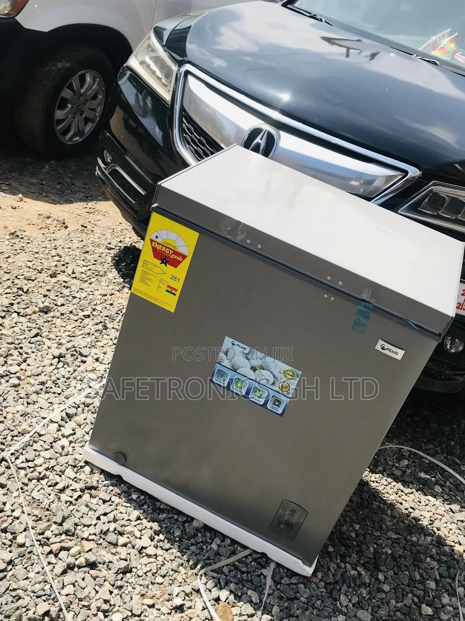 Glass Lid 141 Liters Pearl Singledoor Chestfreezer PCF-185 