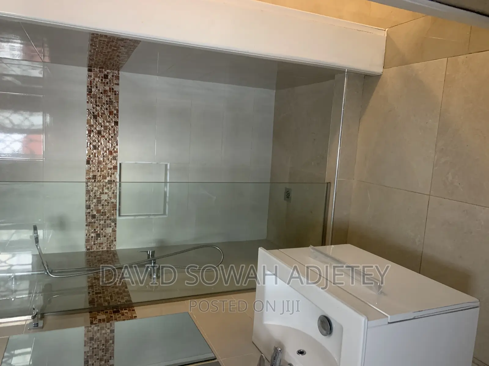 2bdrm Apartment in Palace Mall, Airport Residential Area for rent