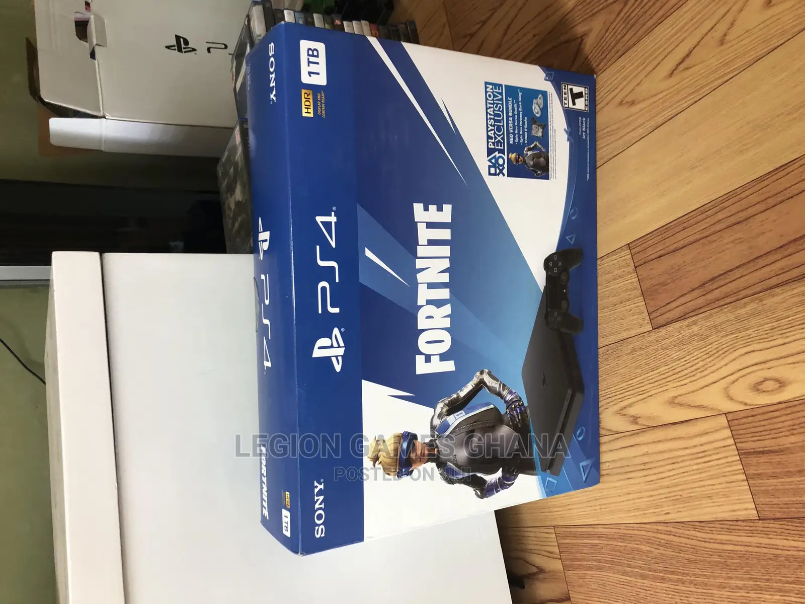 Playstation 4 (PS4) Slim 1 TB Fortnite Bundle in Accra Metropolitan