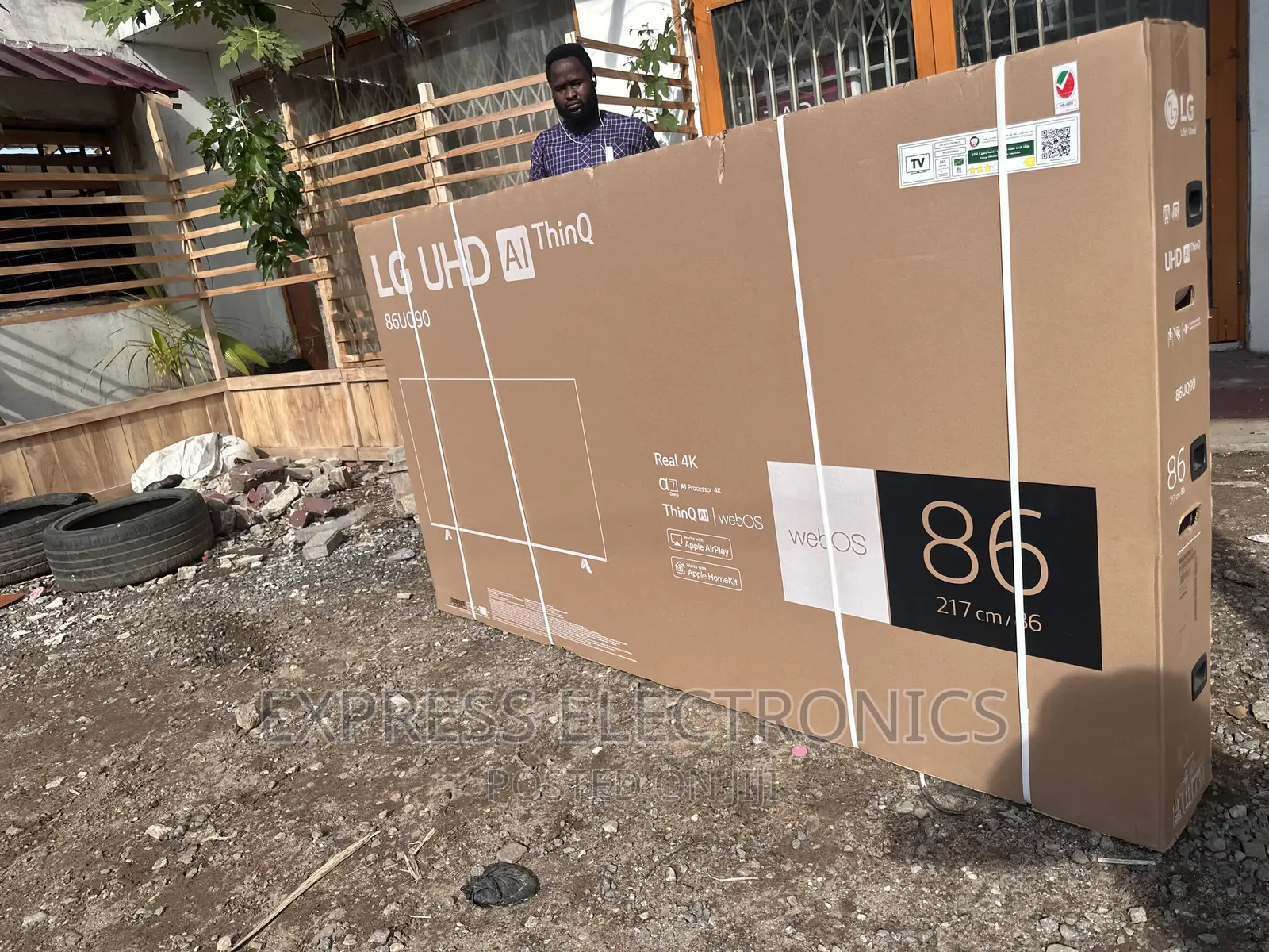 Depth and True Color UHD Smart Lg Glossy 86”UQ90 Tv 