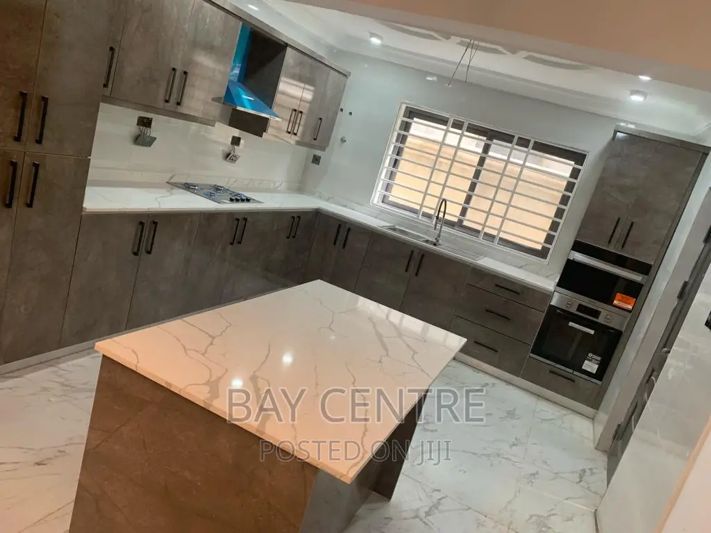Kitchen With Island