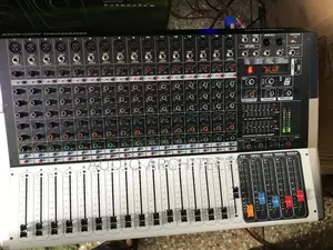 Yamaha KV16 Powered Mixer