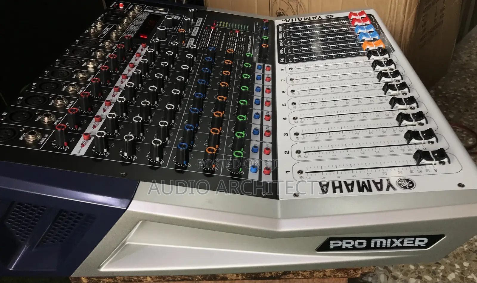 Yamaha KV8 Powered Mixer