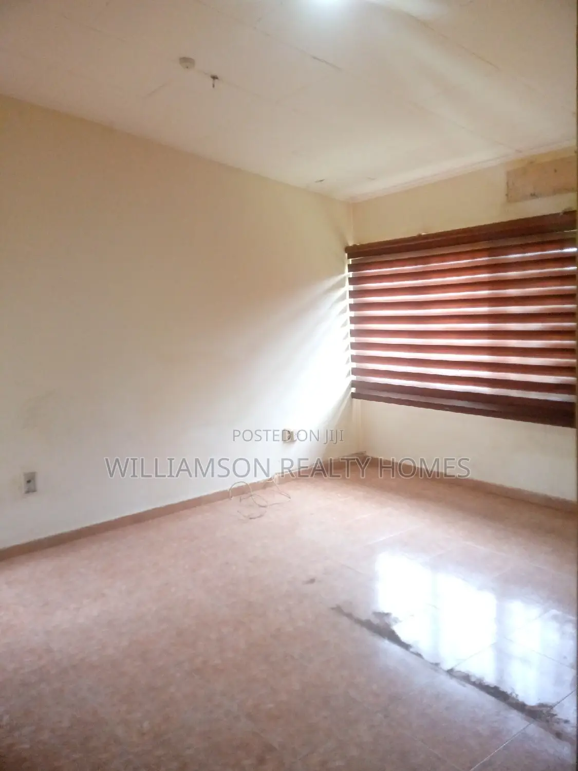 3bdrm House in Community 19 Estate,, Spintex for rent