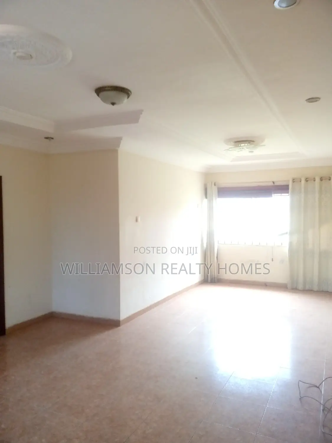 3bdrm House in Community 19 Estate,, Spintex for rent