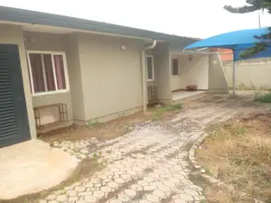 3bdrm House in Community 19 Estate,, Spintex for rent