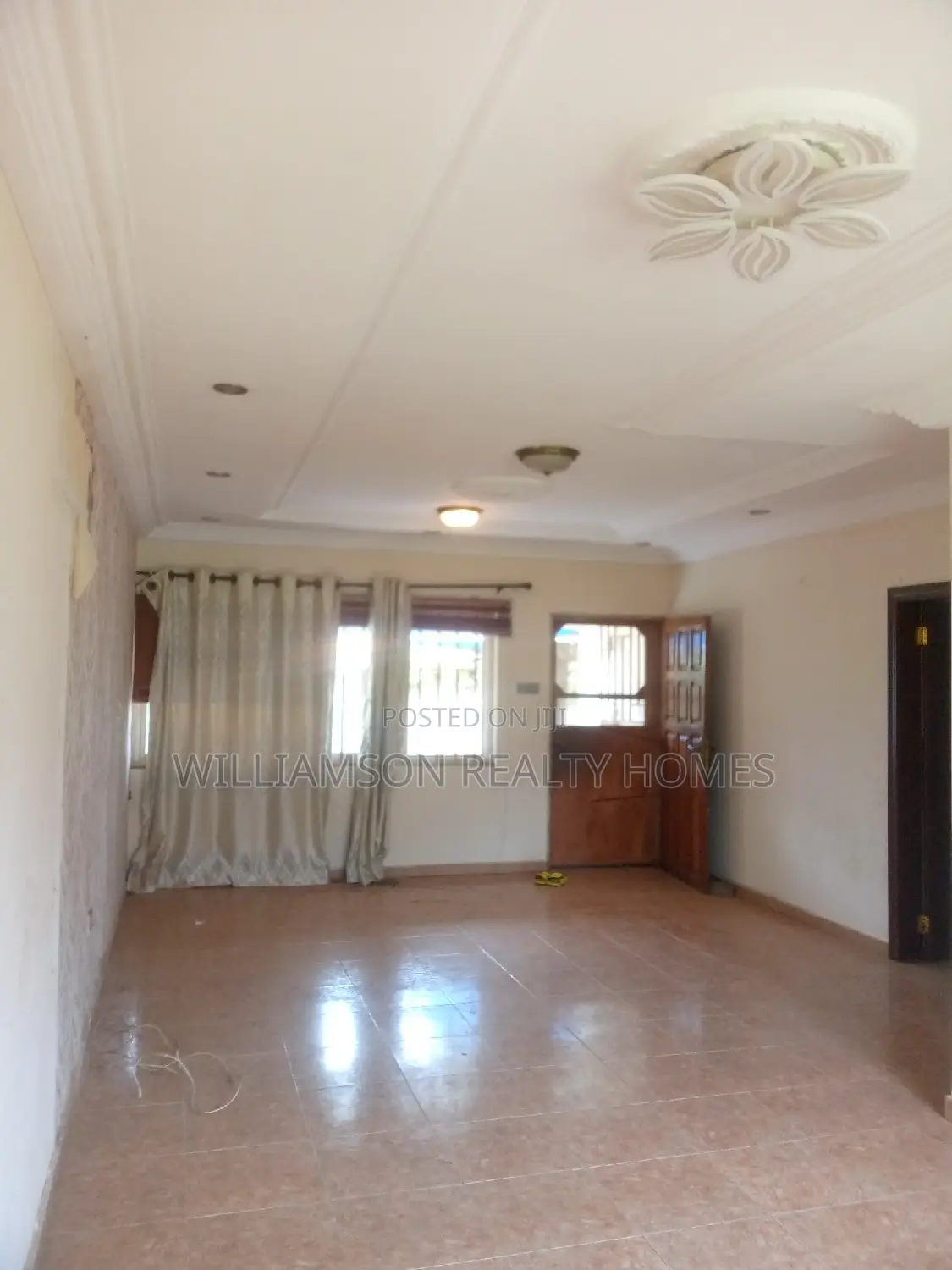 3bdrm House in Community 19 Estate,, Spintex for rent