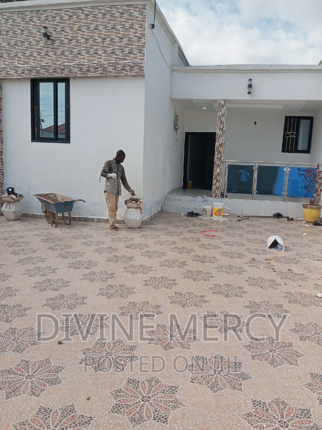 3bdrm Bungalow in Krispo City, Awutu Senya East Municipal for sale