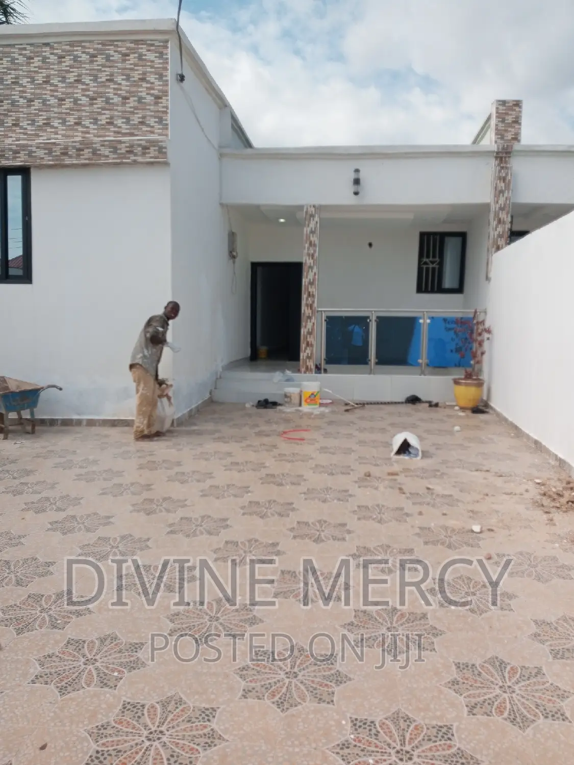 3bdrm Bungalow in Krispo City, Awutu Senya East Municipal for sale