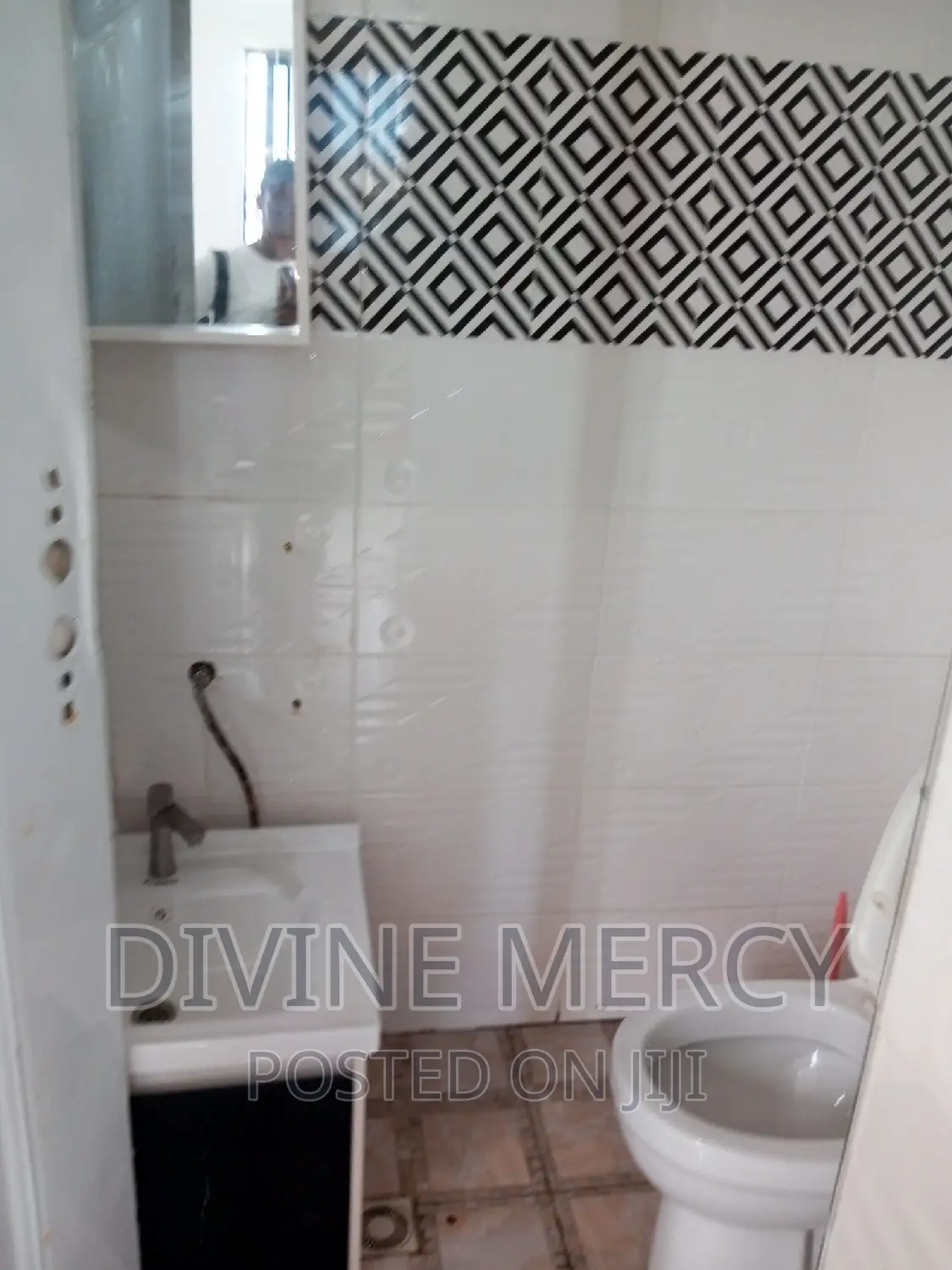 3bdrm Bungalow in Krispo City, Awutu Senya East Municipal for sale