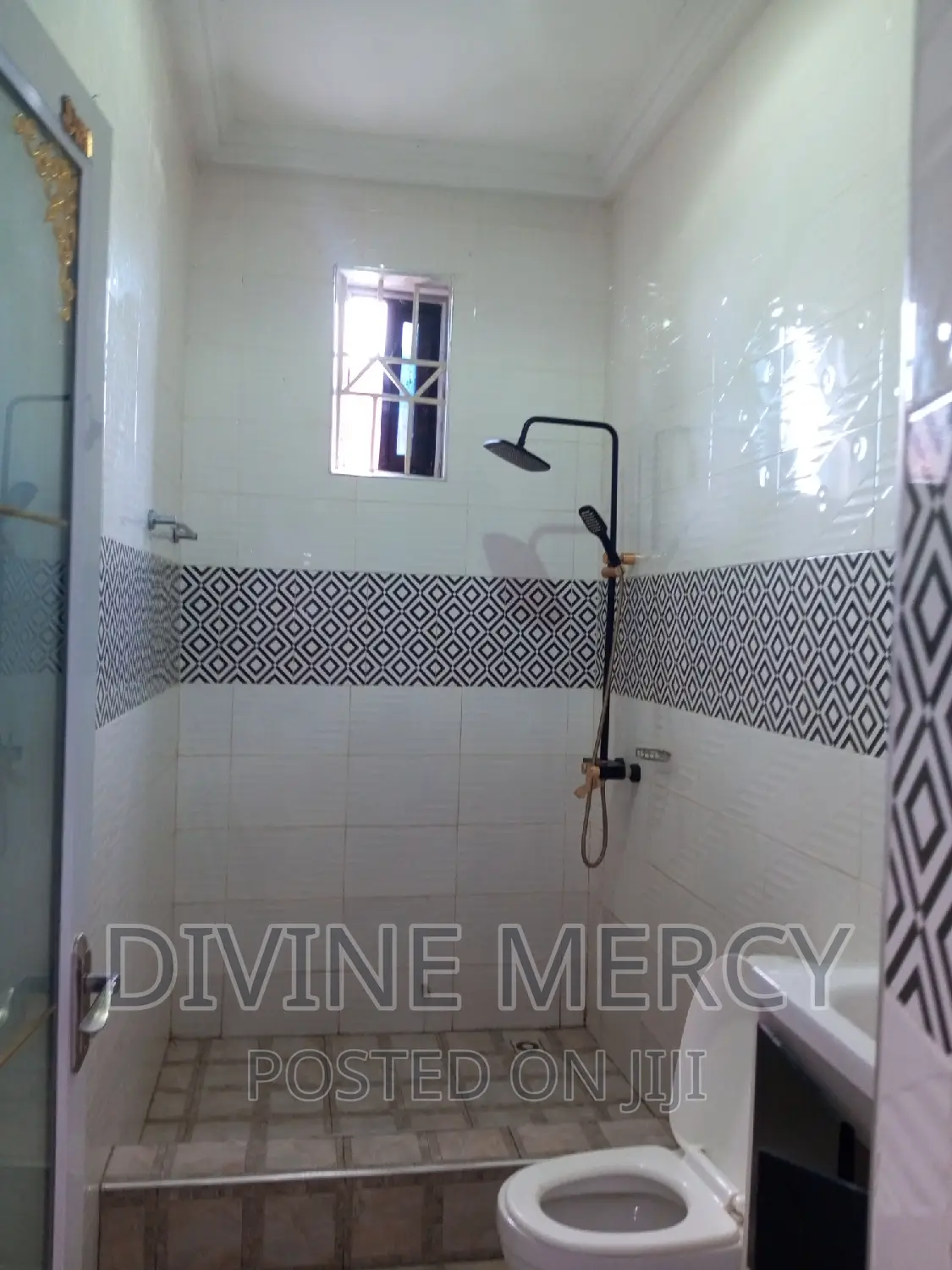 3bdrm Bungalow in Krispo City, Awutu Senya East Municipal for sale
