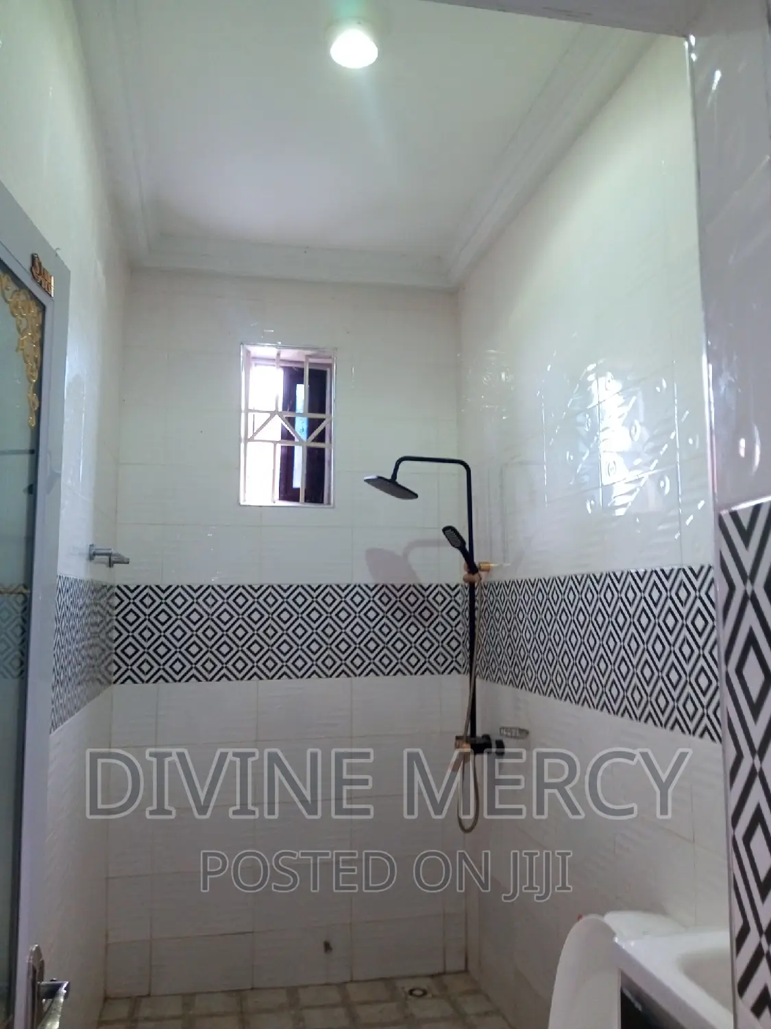 3bdrm Bungalow in Krispo City, Awutu Senya East Municipal for sale