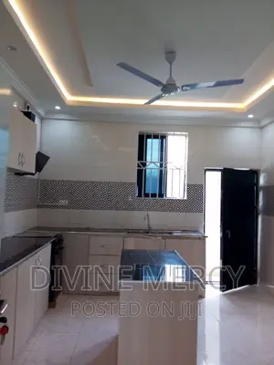 3bdrm Bungalow in Krispo City, Awutu Senya East Municipal for sale