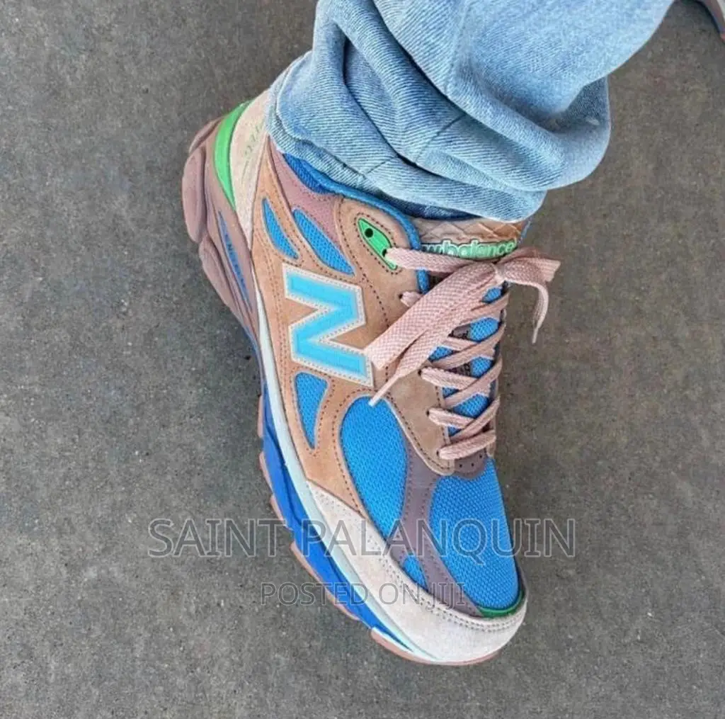 New Balance Sneaker