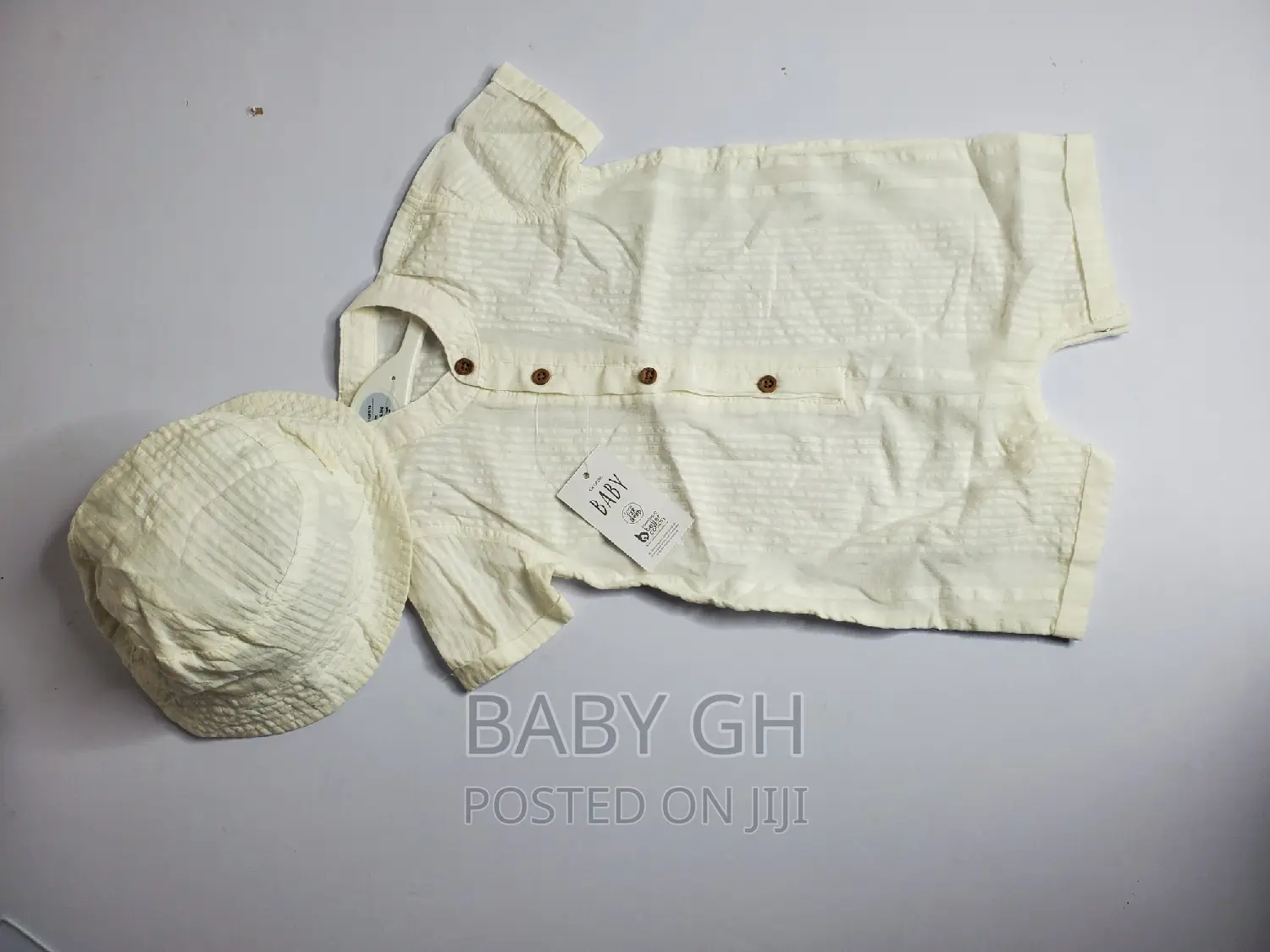 George Baby Line Jumper With a Summer Hat