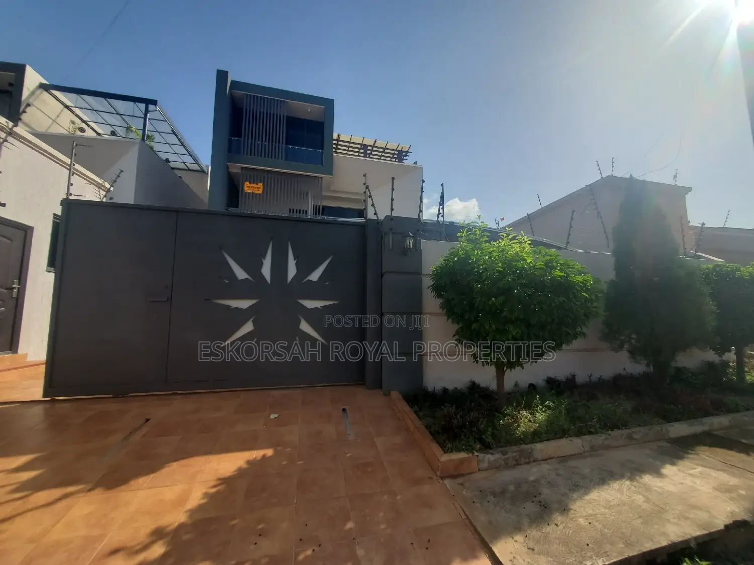 5bdrm House in East Legon A&C Mall for rent