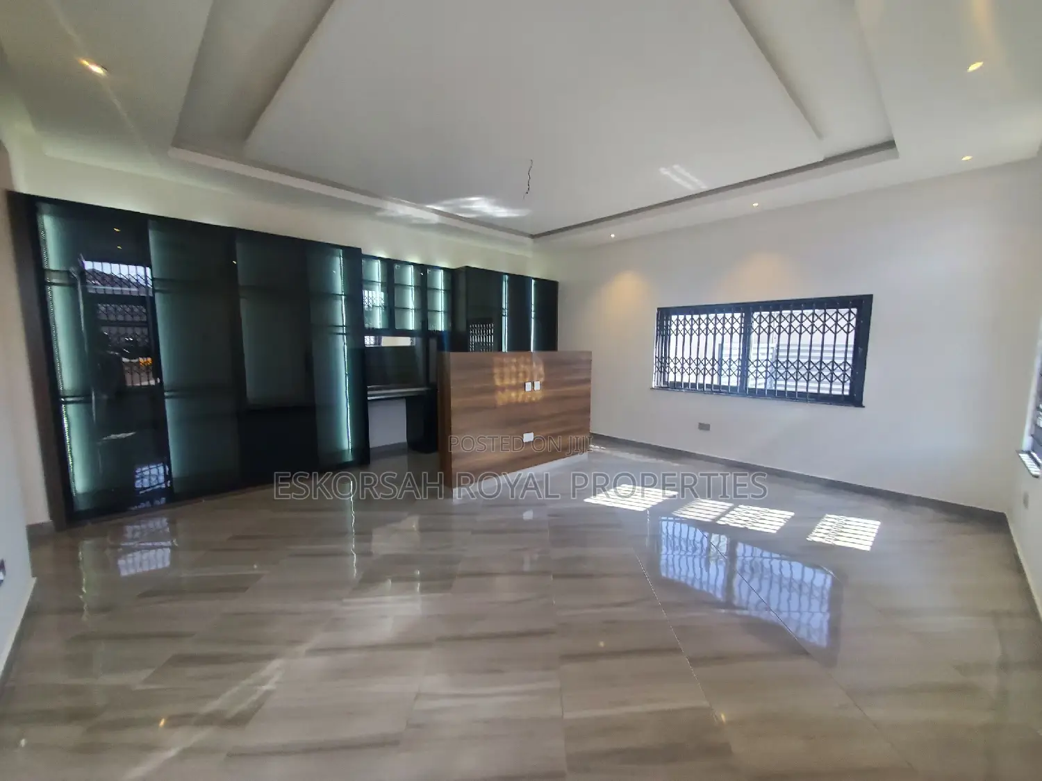 5bdrm House in East Legon A&C Mall for rent