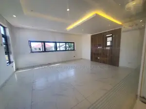 5bdrm House in East Legon A&C Mall for rent